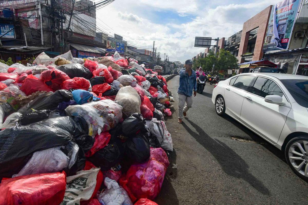 FOTO: Krisis Sampah Masih Terjadi di Tangerang Selatan