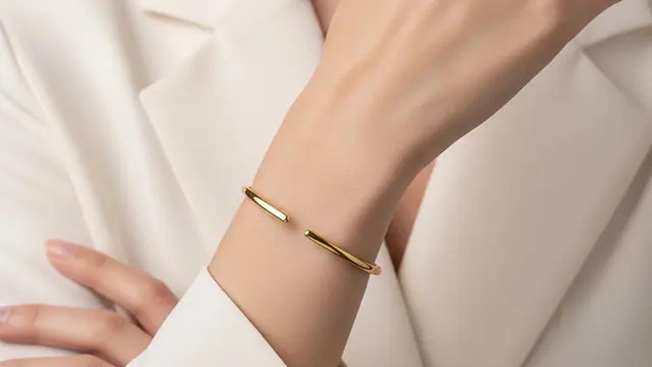 Gelang 3 Gram, 5 Gram, atau 20 Gram: Mana yang Cocok untuk Tangan Berisi?
