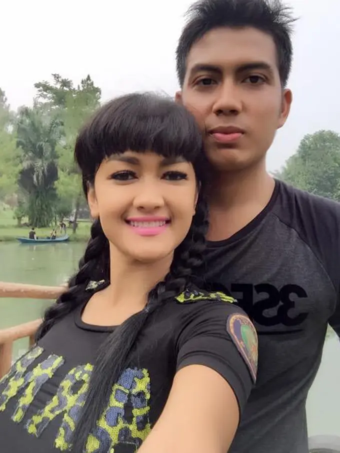 Julia Perez dan Mumu