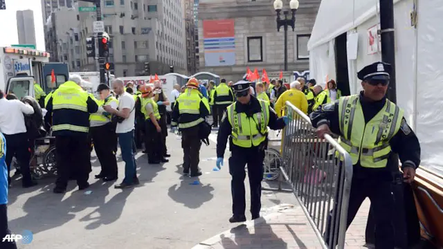 polisi-boston-aji-130416b.jpg