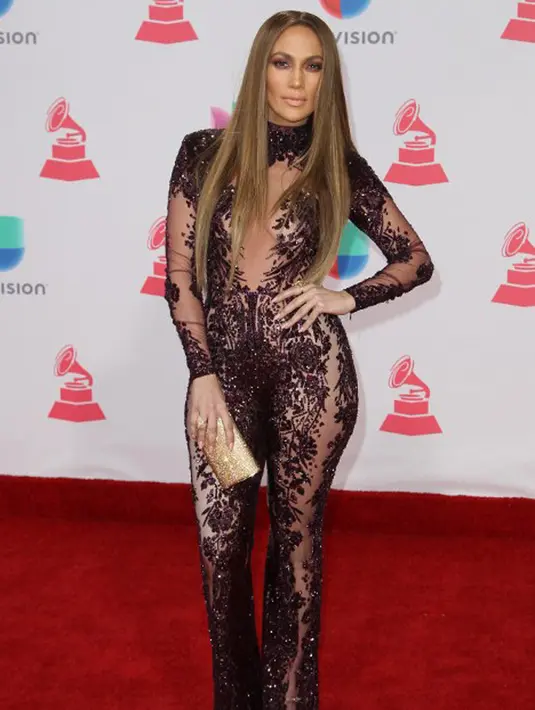 Terkait hubungannya dengan Jlo, sumber mengatakan Drake tidak ingin menyakiti perasaan  kekasih barunya itu.  (AFP/Bintang.com)