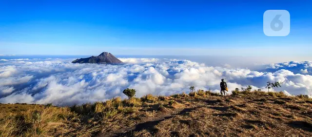 Memantau Para Pendaki