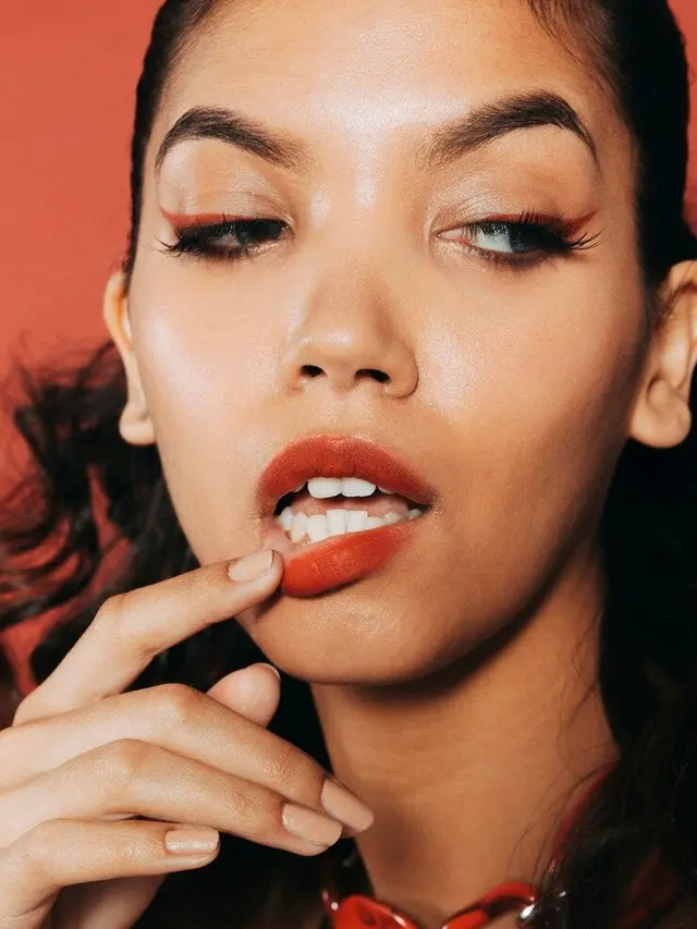 Rekomendasi warna lipstik untuk Kulit Gelap (Foto/Sumber: Freepik)