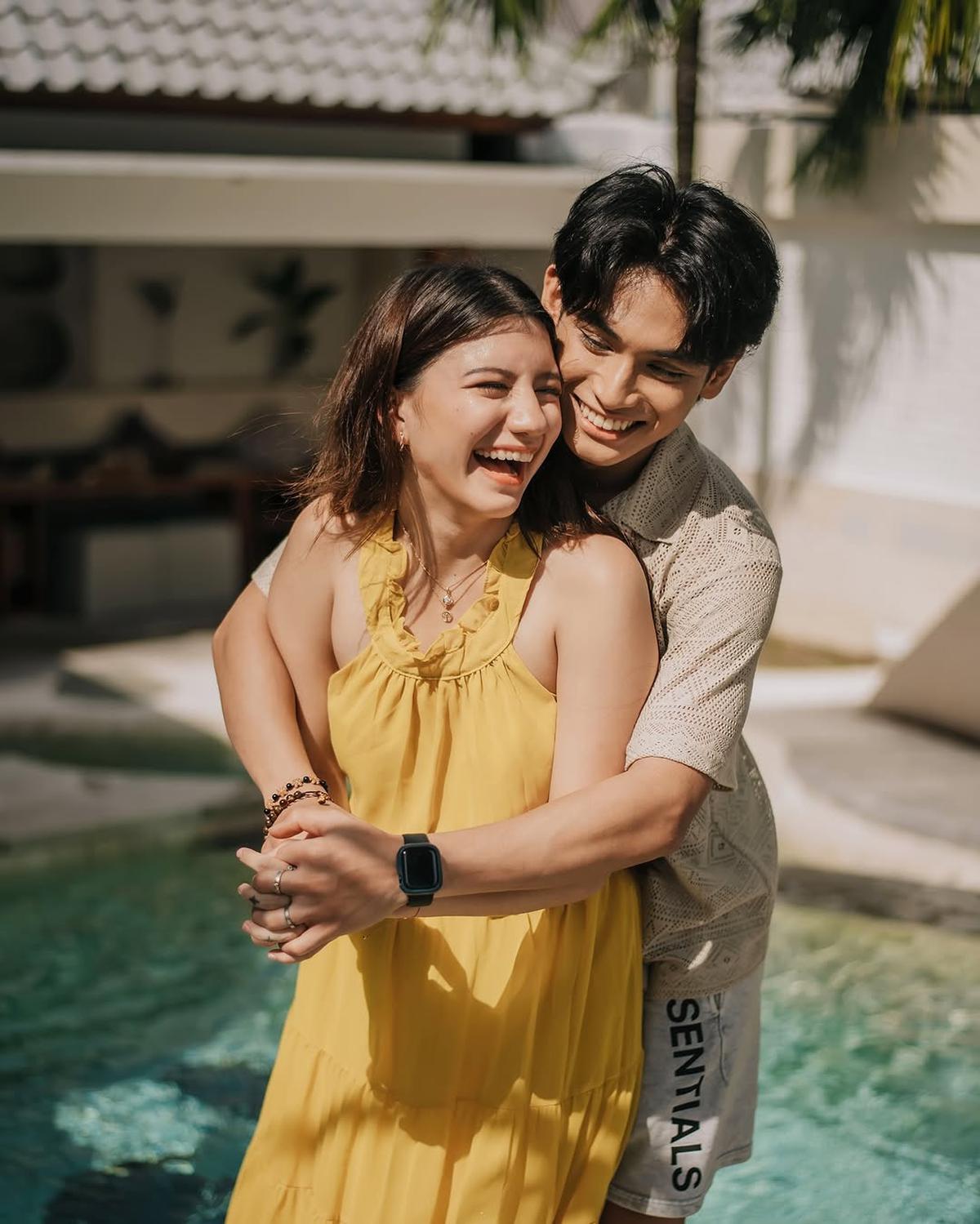 Potret Romantis dan Mesra Cassandra Lee dan Suami saat Monthversary Pernikahan ke-6, Dirayakan di Lombok