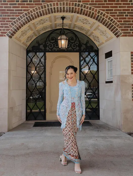 Ia mengungkapkan bukan hal yang mudah belajar di luar negeri dan meniggalkan karier di Indonesia. Namun ia bersyukur. [Foto: IG/bebytsabina].