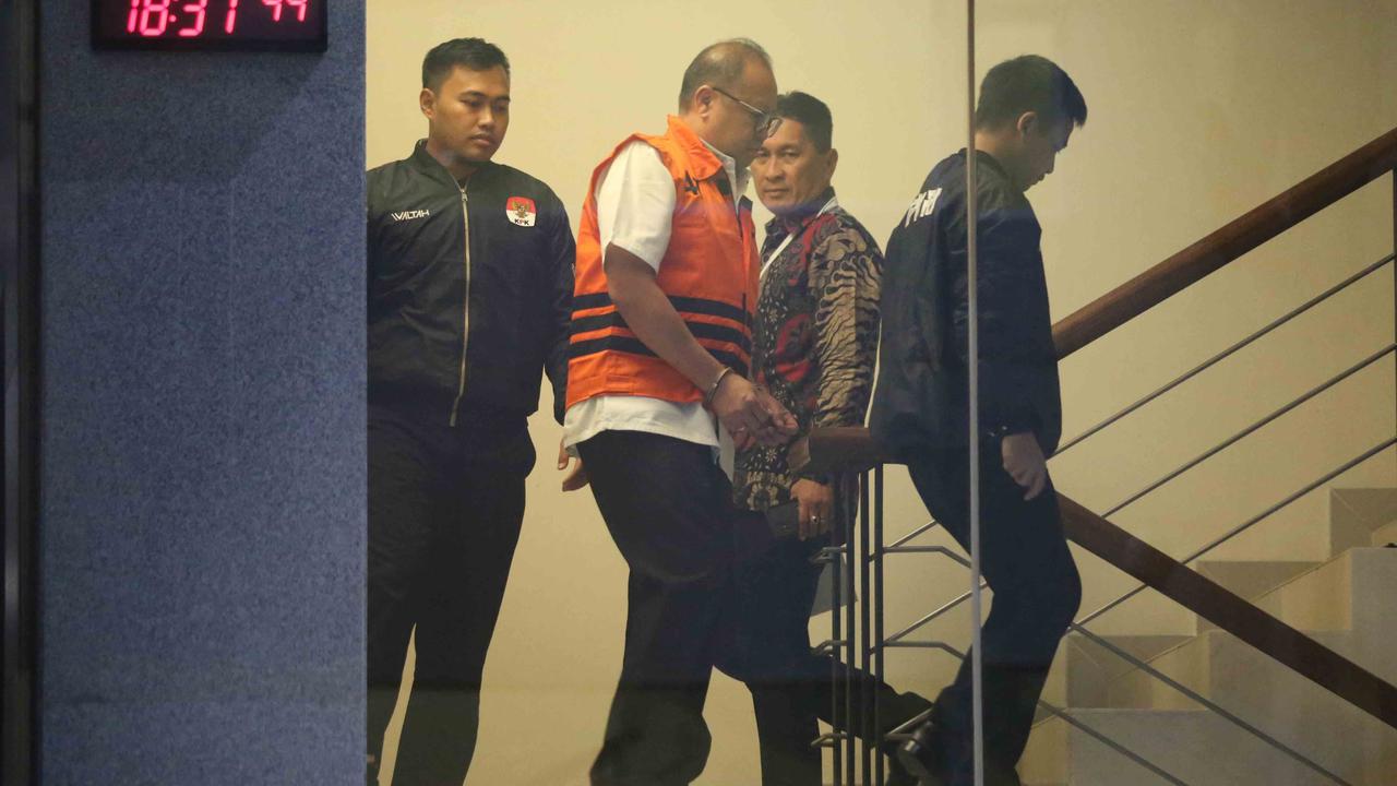 FOTO: KPK Tahan Hendarto, Bos Grup Bara Jaya Utama dalam Kasus Dugaan Korupsi Kredit LPEI Rp 11 Triliun