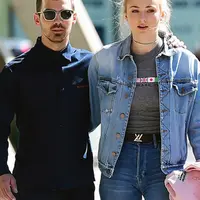 Seperti melansir dari majalah Life & Style, seorang sumber menceritakan soal rencana pernikahan Sophie dan Jo. Ia juga menyebutkan lokasi pernikahannya dan alasan pasangan tersebut memilihnya. (Doc. Enews)