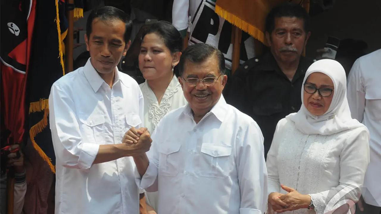Senyum Bahagia Jokowi-JK Saat Deklarasi