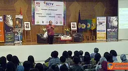 Citizen6, Jakarta: Head of HRD bapak Noel sedang membawakan presentasi di depan mahasiswa ISIIP Jakarta dengan tema &quot;From Campus Life to Professional Life&quot; yg dihadiri sekitar 150 orang. (Pengirim: Edowardo)