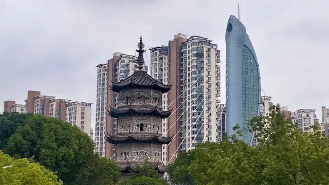 Pagoda Zhongjiang di Wuhu, Anhui, Cina (Liputan6.com/Jonathan Pandapotan Purba)