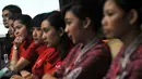Sejumlah Pramugari Lion Air mengikuti Rapat Dengar Pendapat (RDP) antara pihak Management Lion Air dengan Komisi V DPR RI  di Kompleks Parlemen, Jakarta, Selasa (24/5). Rapat tersebut membahas pembekuan ‘groundhandling’. (Liputan6.com/Johan Tallo)