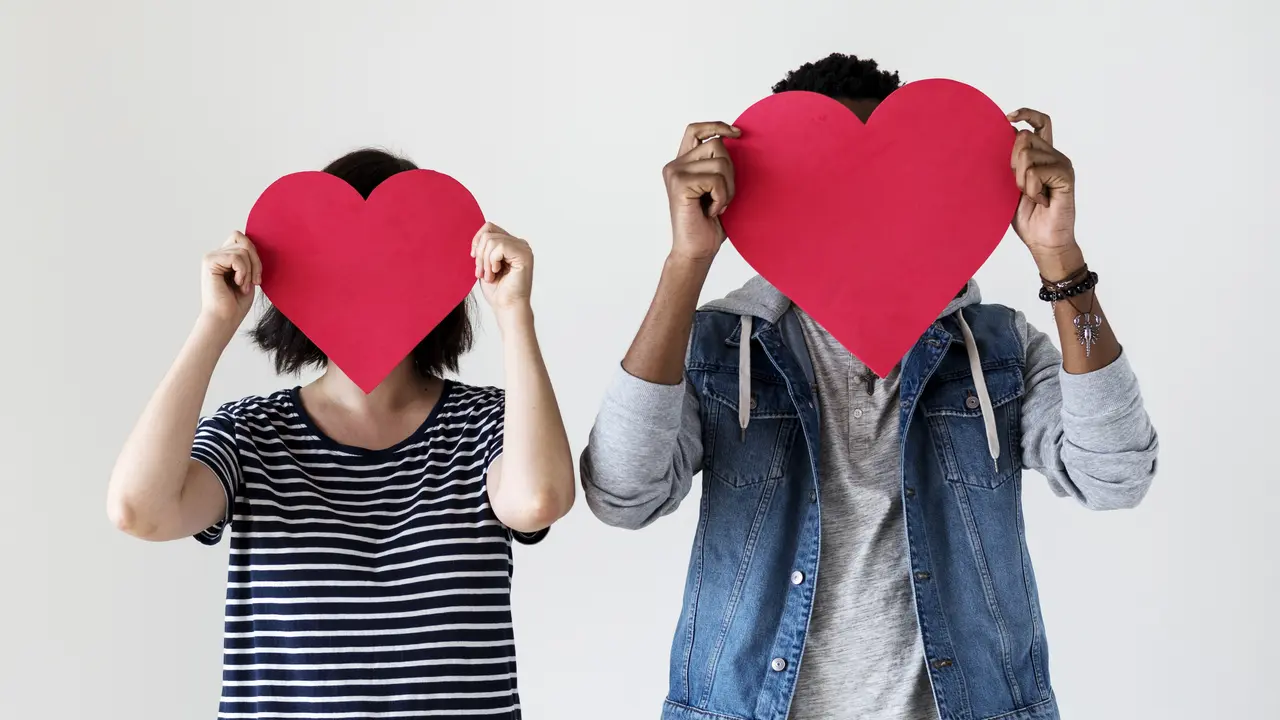pasangan cinta