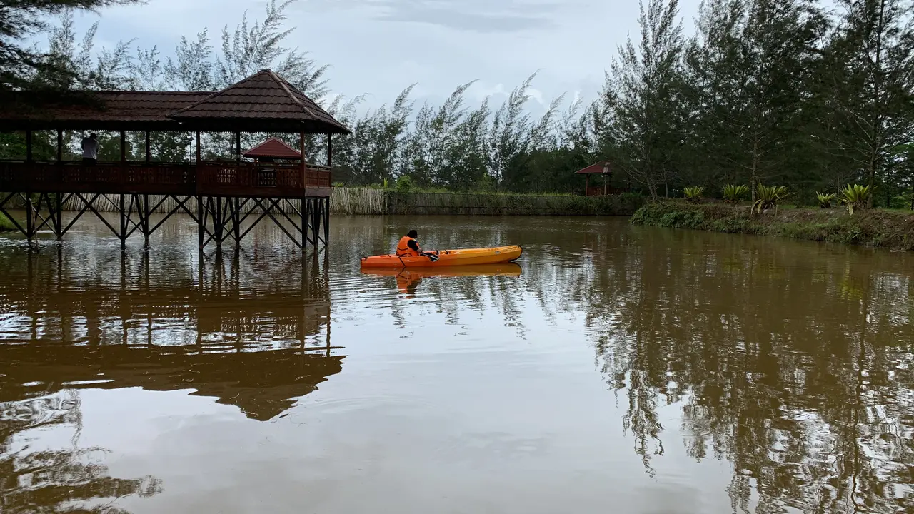 Kampung Reklamasi Air Jangkang. Lahan bekas tambang yang berhasil direklamasi oleh PT Timah Tbk menjadi lokasi wisata dan edukasi. (Gideon/Liputan6.com)