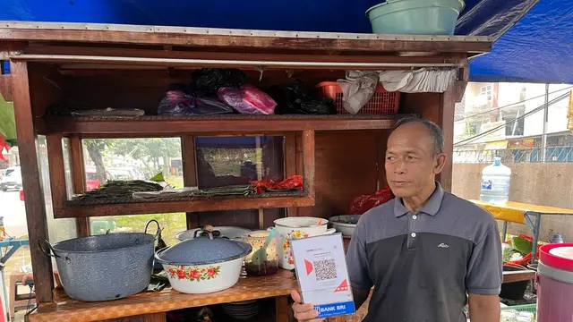 Marjono Pemilik Usaha Gudeg Bu Sri