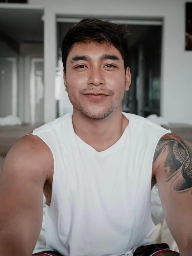 Potret Krisjiana Baharudin, Suami Siti Badriah yang Disebut Mirip Darius Sinathrya