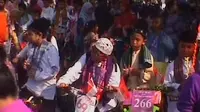HUT RI, Siswa SD Keliling Kampung Kenakan Busana Adat Betawi