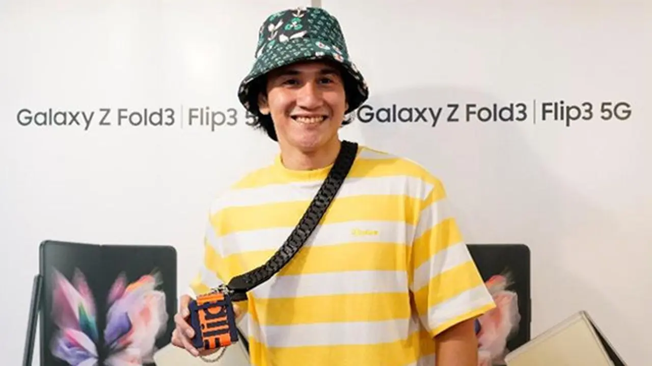 Vino G. Bastian Tertangkap Beli Samsung Galaxy Z Flip3, Deretan Fitur Ini Jadi Alasan Pindah ke Foldable!
