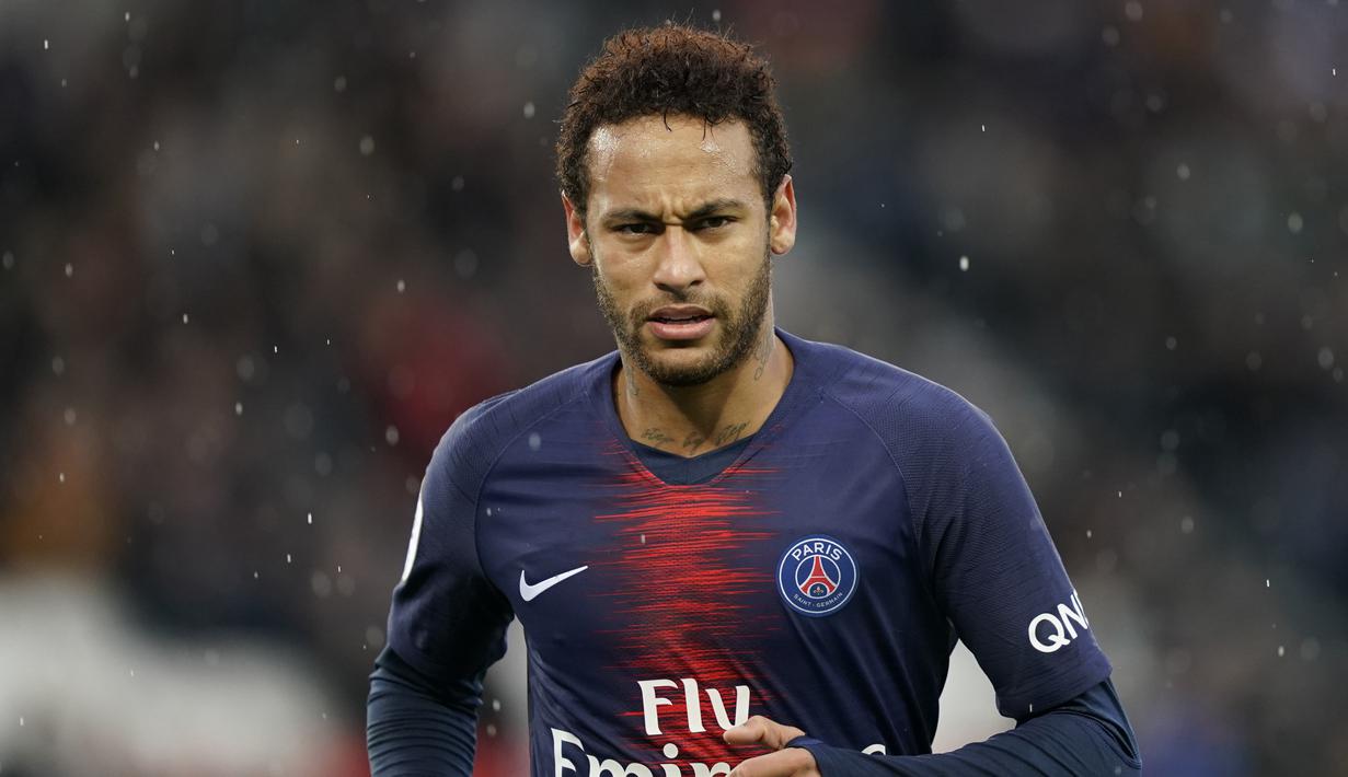 7. Neymar (Paris Saint Germain) – Striker Brasil ini masih memegang rekor sebagai pemain termahal di dunia. Ratingnya di FIFA 20 mungkin tidak akan berubah, yakni 92. (AFP/Lionel Bonaventure)