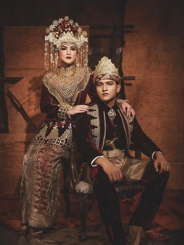 8 Potret Prewedding Masayu Clara dengan Ragam Busana Adat Tradisional, dari Sulawesi Selatan-Aceh