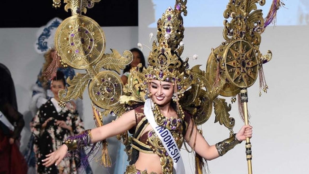 Pesona Chintya Fabyola berkostum seberat 22 kg di Miss International