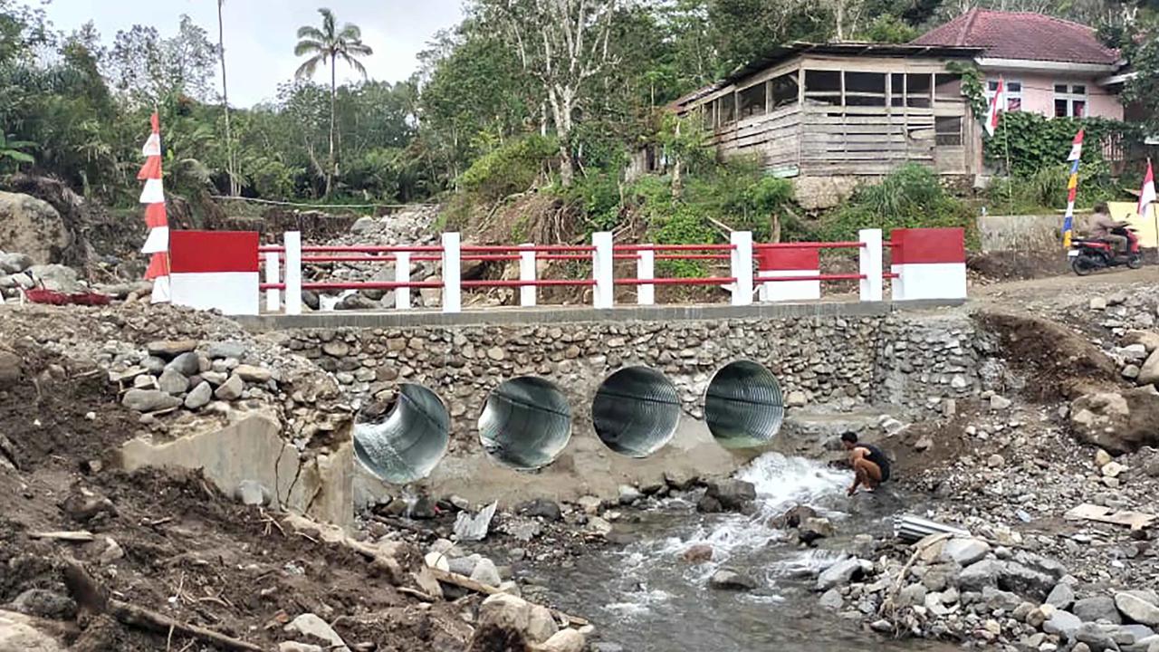 FOTO: Jembatan Aramco Aek Sibontor Kembali Buka Akses Warga Padangsidimpuan