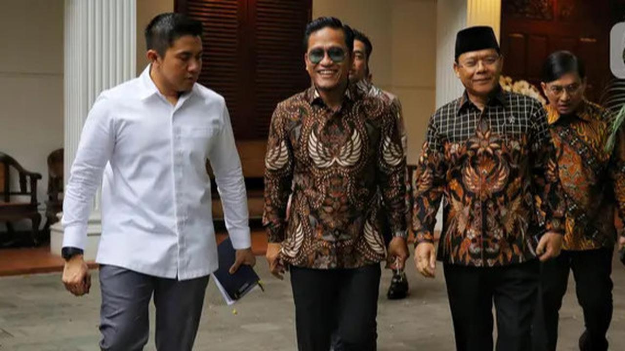 VIDEO: Gus Miftah Curhat Belum Digaji Padahal Sudah 1,5 Bulan Menjabat "Alhamdulillah"