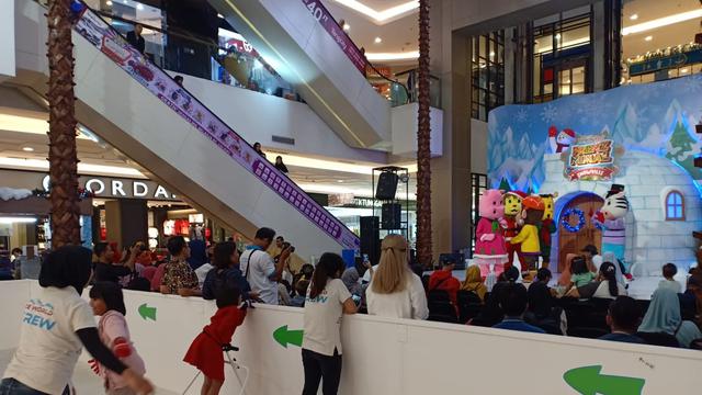 Mengisi Libur Natal dengan Belajar Ice Skating di Tangsel