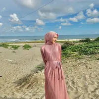 Meski sudah jadi istri pejabat, Beby Tsabina pertahankan eksistensinya di dunia hiburan sebagai aktris [@bebytsabina]