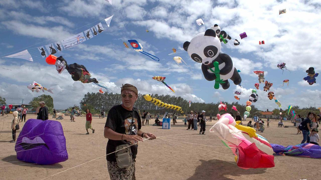 FOTO: 500 Layangan dari 25 Negara Ramaikan Langit Sanur Bali