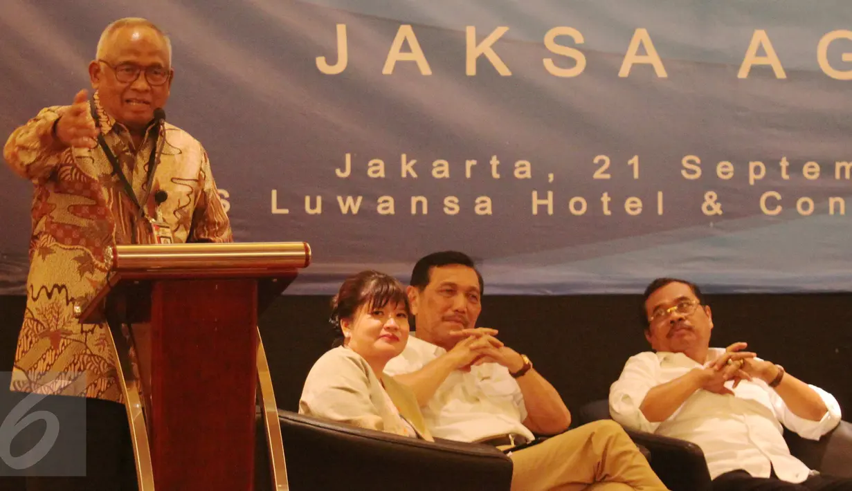 Ketua KPK, Taufiequrachman Ruki memberikan pidato dihadapan Asosiasi Pengusaha Indonesia (Apindo) di Jakarta, Senin (21/9/2015). Pertemuan tersebut membahas kondisi keamanan dan ekonomi di Indonesia. (Liputan6.com/Angga Yuniar)