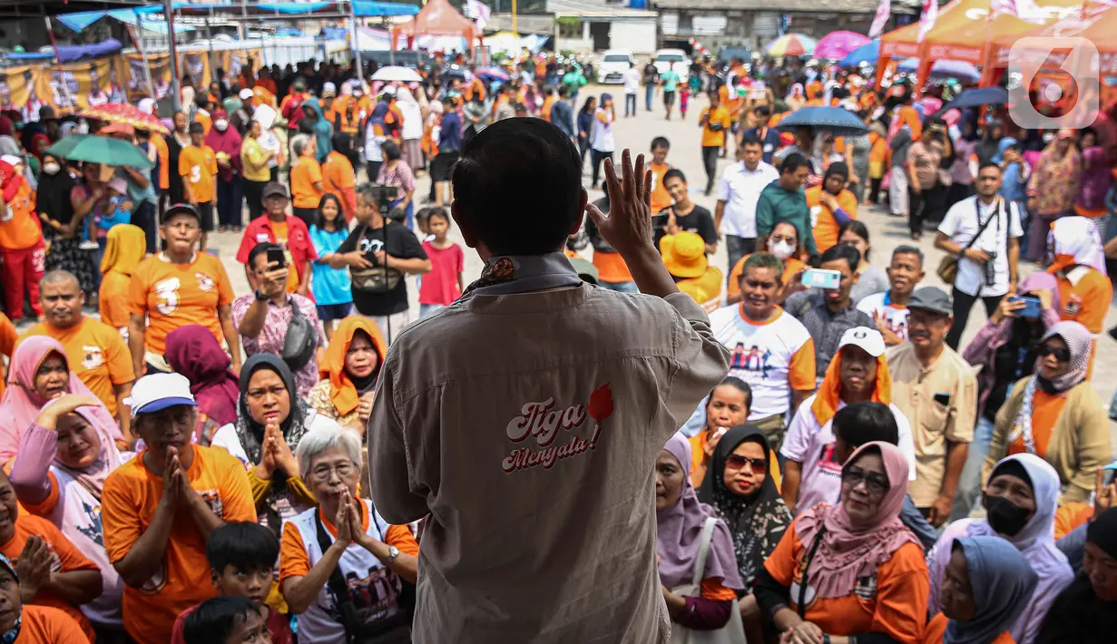 Menurutnya, pembukaan lapangan kerja secara masif dapat terjadi karena dirinya akan menggelontorkan dana bagi Usaha Mikro Kecil dan Menengah (UMKM) sebesar Rp 300 milliar. (Liputan6.com/Angga Yuniar)