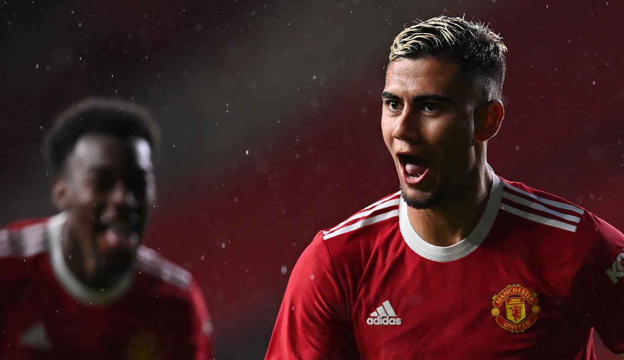 Andreas Pereira mampu tampil impresif ketika laga pramusim melawan Brentford. Dirinya juga tercatat mencetak gol dengan cara yang spektakuler seperti yang pernah dilakukan oleh gelandang legenda Manchester United, Paul Scholes. (Foto: AFP/Paul Ellis)