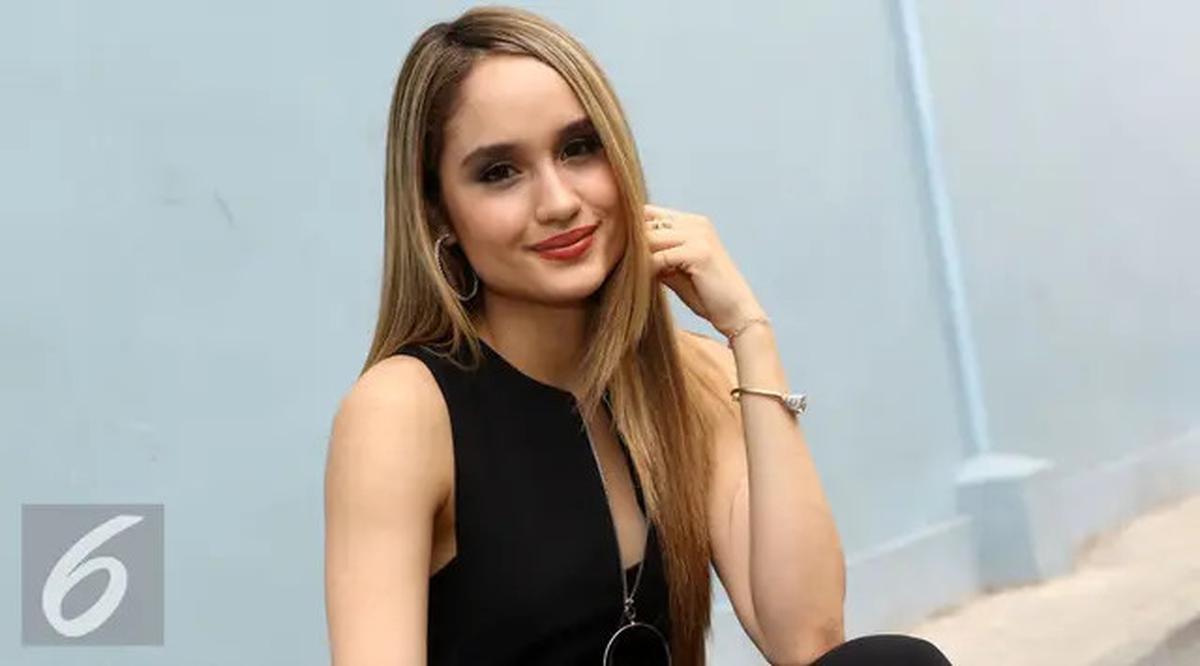 Cinta Laura Kritik Tambang Nikel di Raja Ampat, Ungkit Merobek Hutan dan Cekik Terumbu Karang