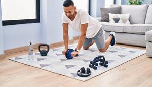 Tetap aktif dan bugar meski sedang berpuasa. (Krakenimages.com/Depositphotos)