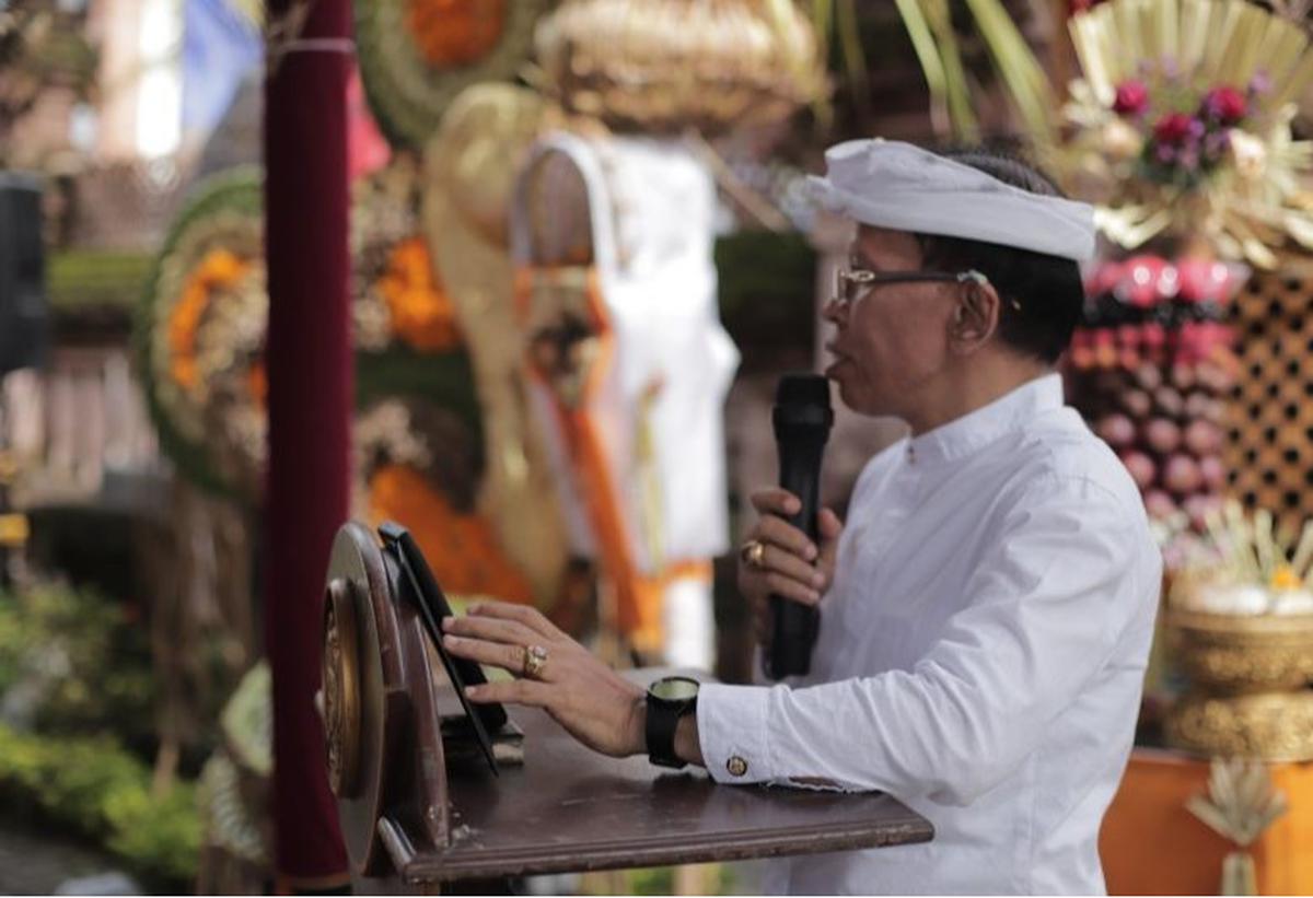 Dirjen Bimas Hindu Hadiri Perayaan Saraswati di STAHN Mpu Kuturan Singaraja