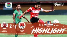 Pertandingan #ShopeeLiga1, antara #MaduraUnited vs #KaltengPutra yang berlangsung di Stadion Gelora Madura, Jawa Timur pada hari M...