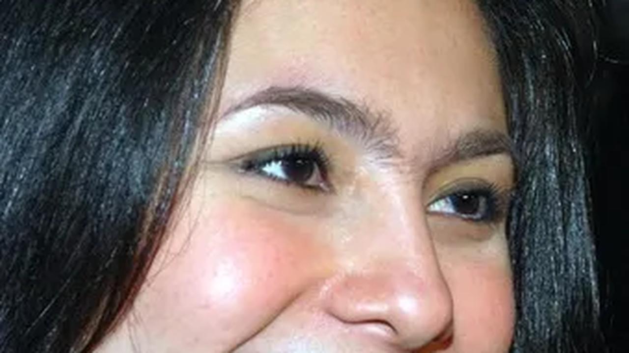 Wulan Guritno dimintai klarifikasi terkait video lama yang beredar mempromosikan situs judi online berkedok game online Sakti123. Wulan terekam melontarkan sejumlah kalimat ajakan agar memainkan game online dimaksud.