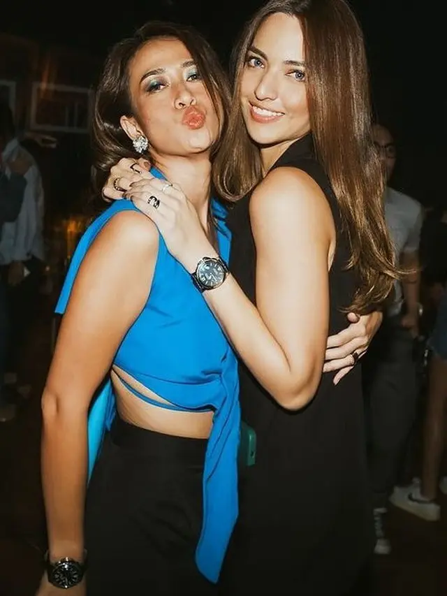 Nia Ramadhani dengan body goalsnya (Instagram/ramadhaniabakrie)