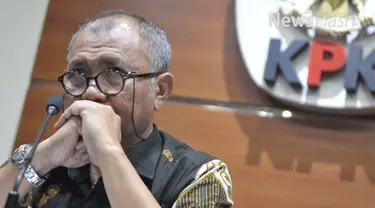 Ketua KPK menegaskan teror terhadap salah satu penyidik KPK, Novel Baswedan, tidak akan mengendurkan semangat KPK dalam menangani korupsi