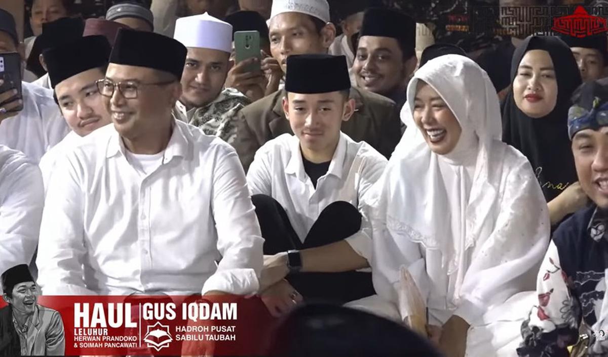 Irfan Hakim kemudian melanjutkan ceritanya kepada Gus Iqdam. Menurut Irfan Hakim, Soimah menjadi tempat curhat para artis.<br>