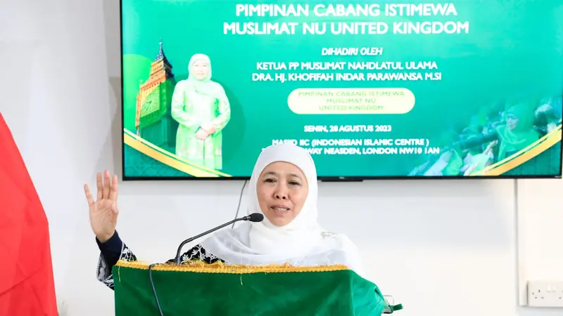 Ketua Umum PP Muslimat NU Khofifah Indar Parawansa melantik Pengurus Cabang Istimewa (PCI) Muslimat NU Inggris Raya masa bakti 2023-2025. (Istimewa).