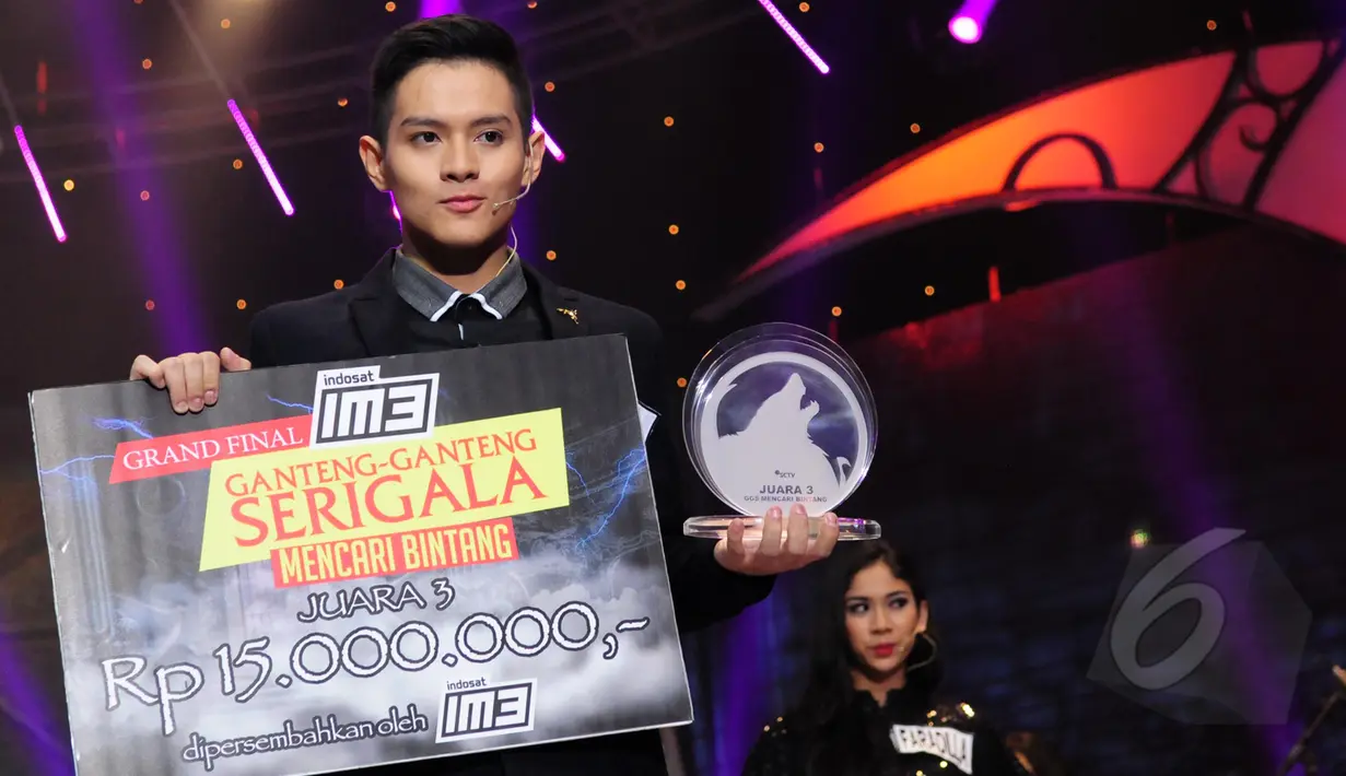 Pemenang ketiga ajang Ganteng Ganteng Serigala (GGS) Mencari Bintang diraih Marcelino pada malam grand final yang dihelat di Studio Emtek, Jakarta Barat, Rabu (15/4/2015). (Liputan6.com/Faisal R Syam)