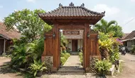 8 Model Gapura Rumah Sederhana dengan Sentuhan Kayu yang Elegan, Bikin Hunian Biasa Jadi Megah
