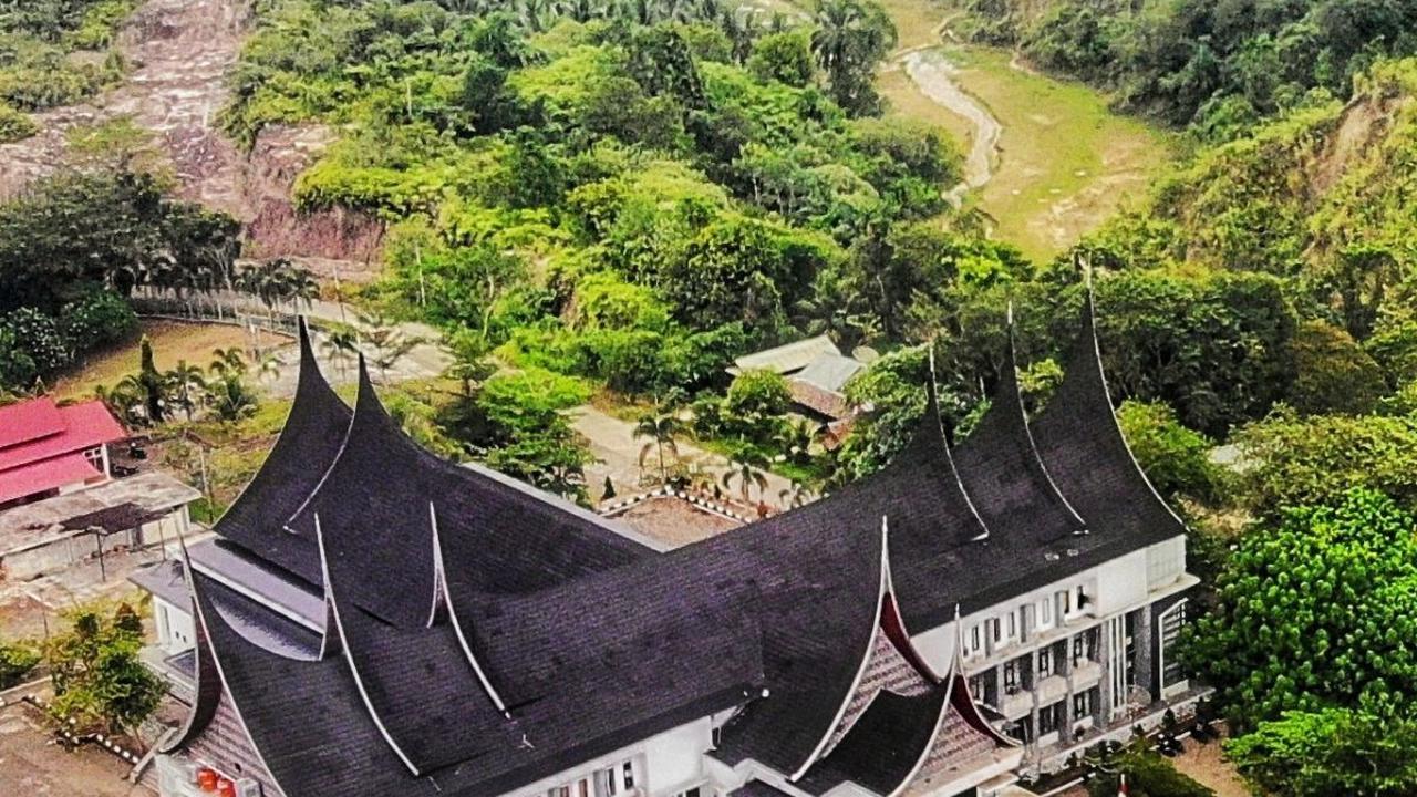 Keunikan Tradisi Bajapuik, Adat Perkawinan Menjemput Mempelai Laki-Laki Khas Pariaman