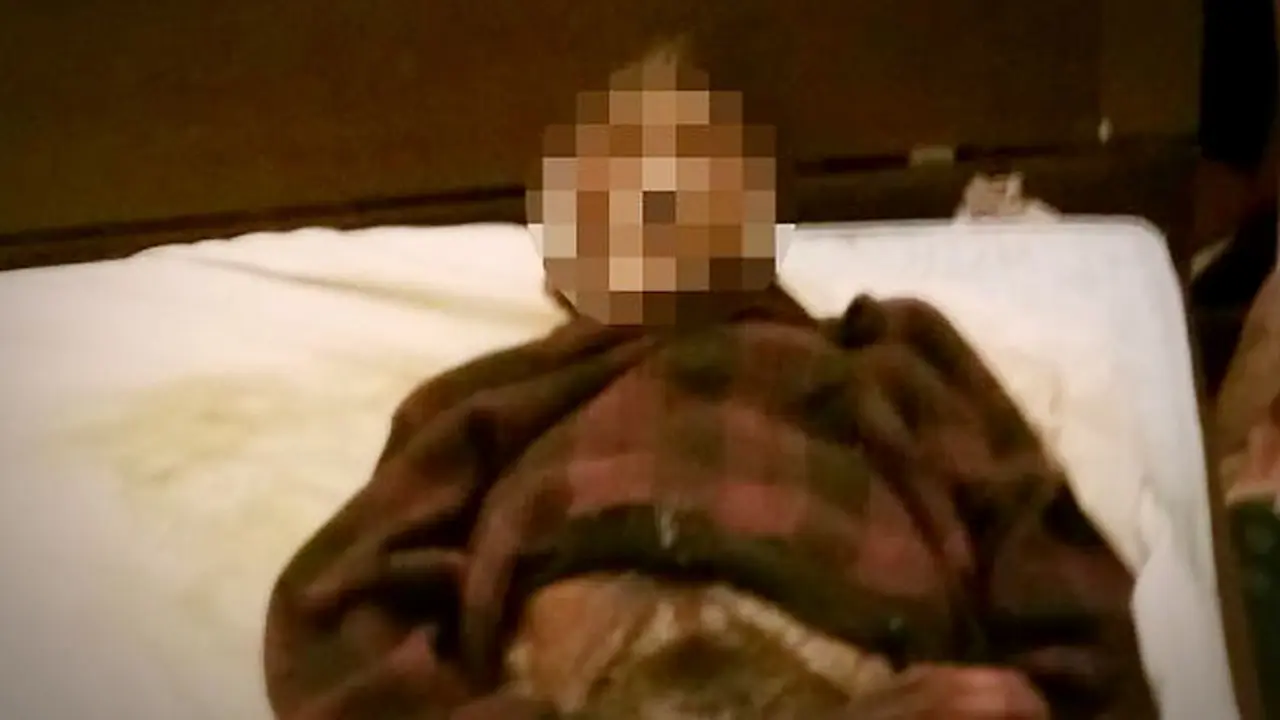nenek-tidur-dengan-jasad-131120b.jpg