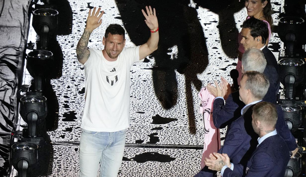 Di klub barunya ini, La Pulga akan mengenakan nomor punggung keramat yakni 10. (AP Photo/Marta Lavandier)