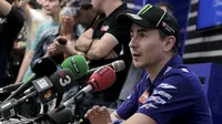 Lorenzo Tidak Peduli Disoraki Fans Rossi