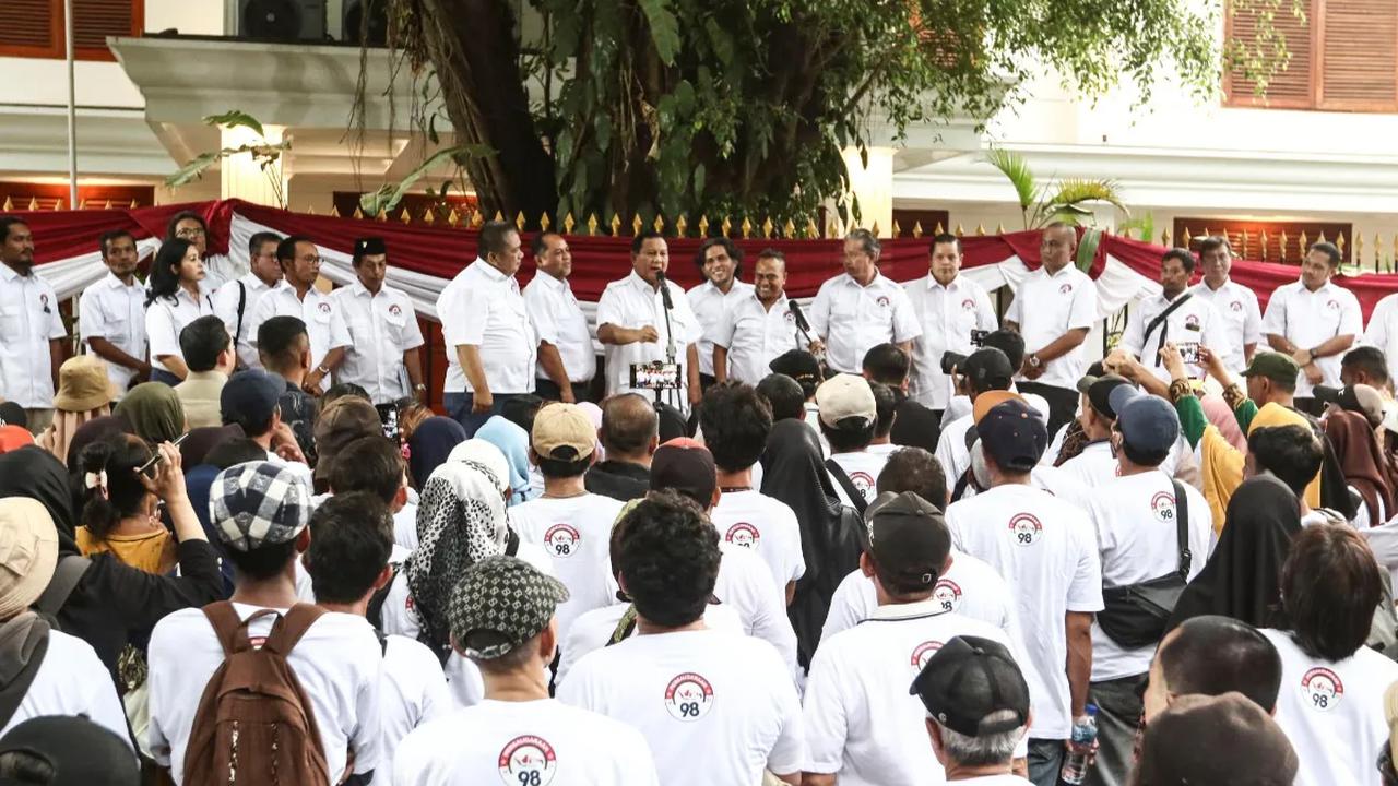 "Ya itu kan, ya bagaimana ya itu pernyataan dari bawah ya kita catat. Tadi sudah saya katakan ini keputusan harus dengan semua ketua partai koalisi," <br>