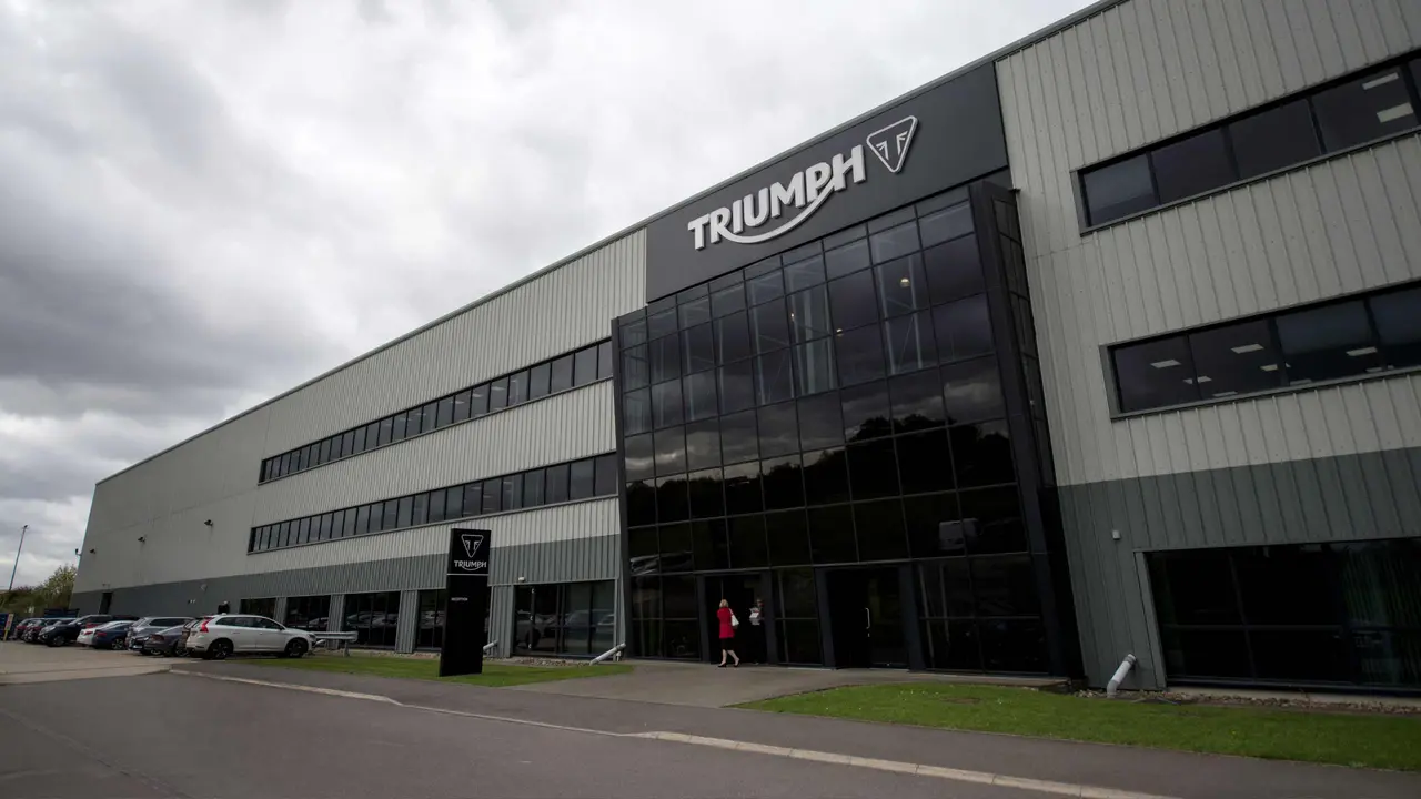 Motor Triumph