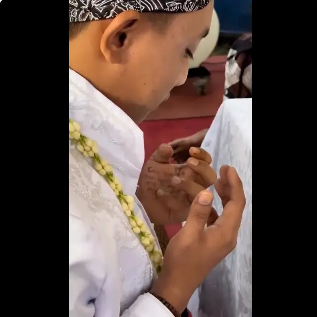 6 Tingkah Lucu Mempelai Pria di Hari Pernikahan, Bikin Tamu Tepuk Jidat